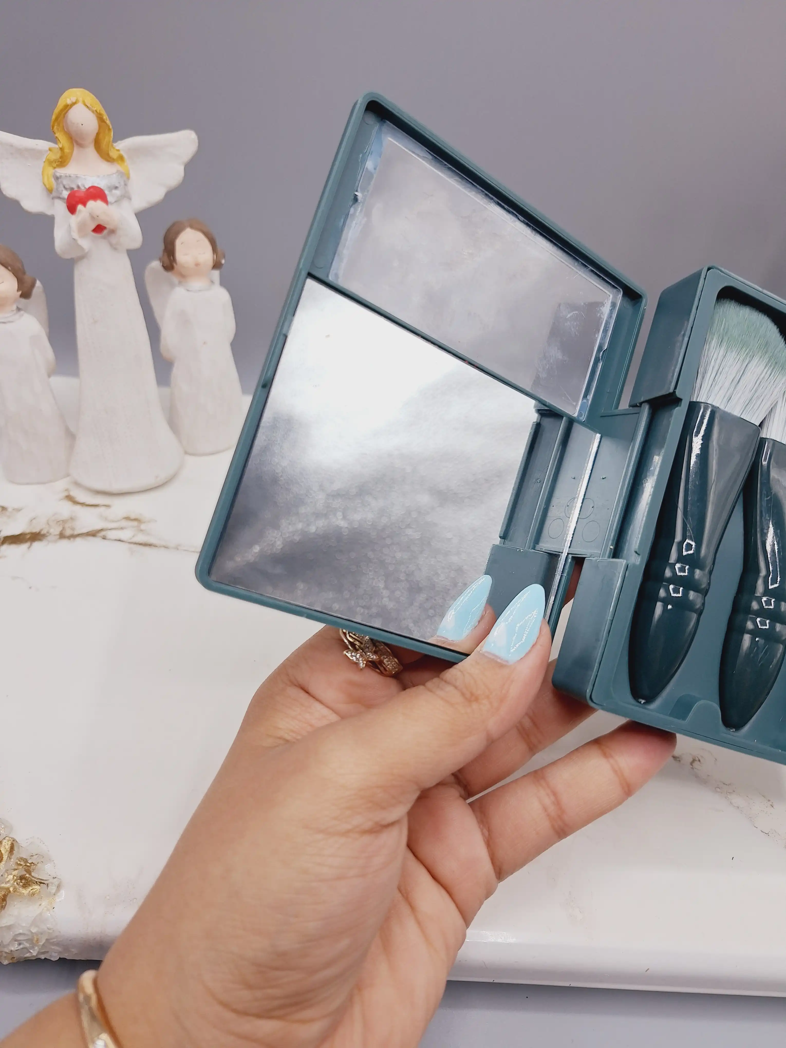 ست براش باکس دار 5 تیکه صورتی آینه دار رنگ سبز