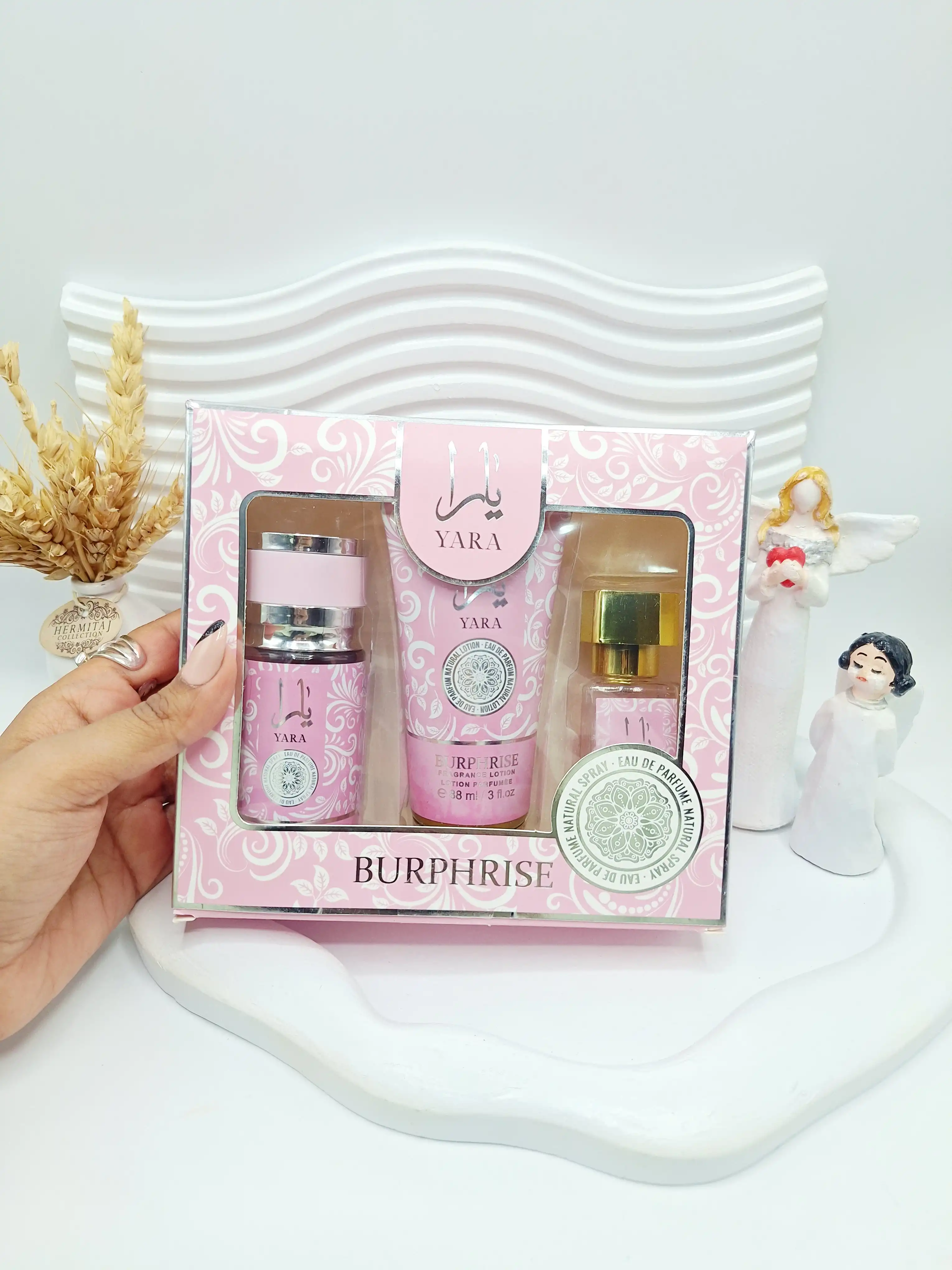 پک ادکلن و بادی  اسپش و لوسیون صورتی برند یارا کد 8520